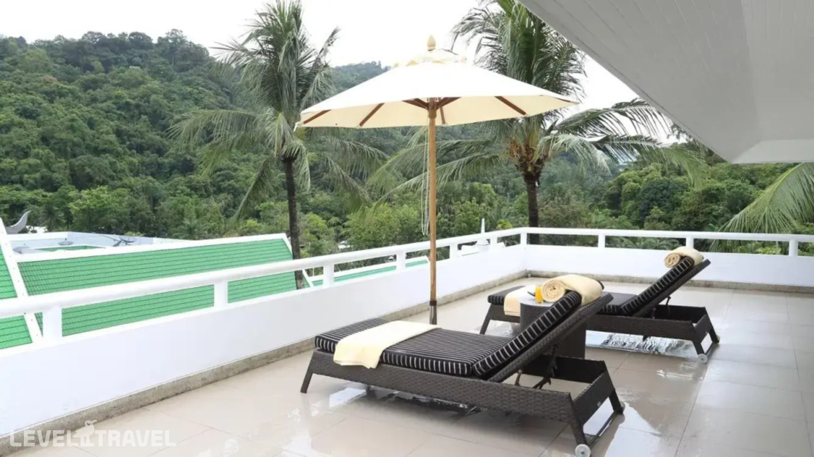фотографии номера Стандартный с видом на океан с террасой отеля Le Meridien Phuket Beach Resort в Таиланд(Карон Бич) - фото №5
