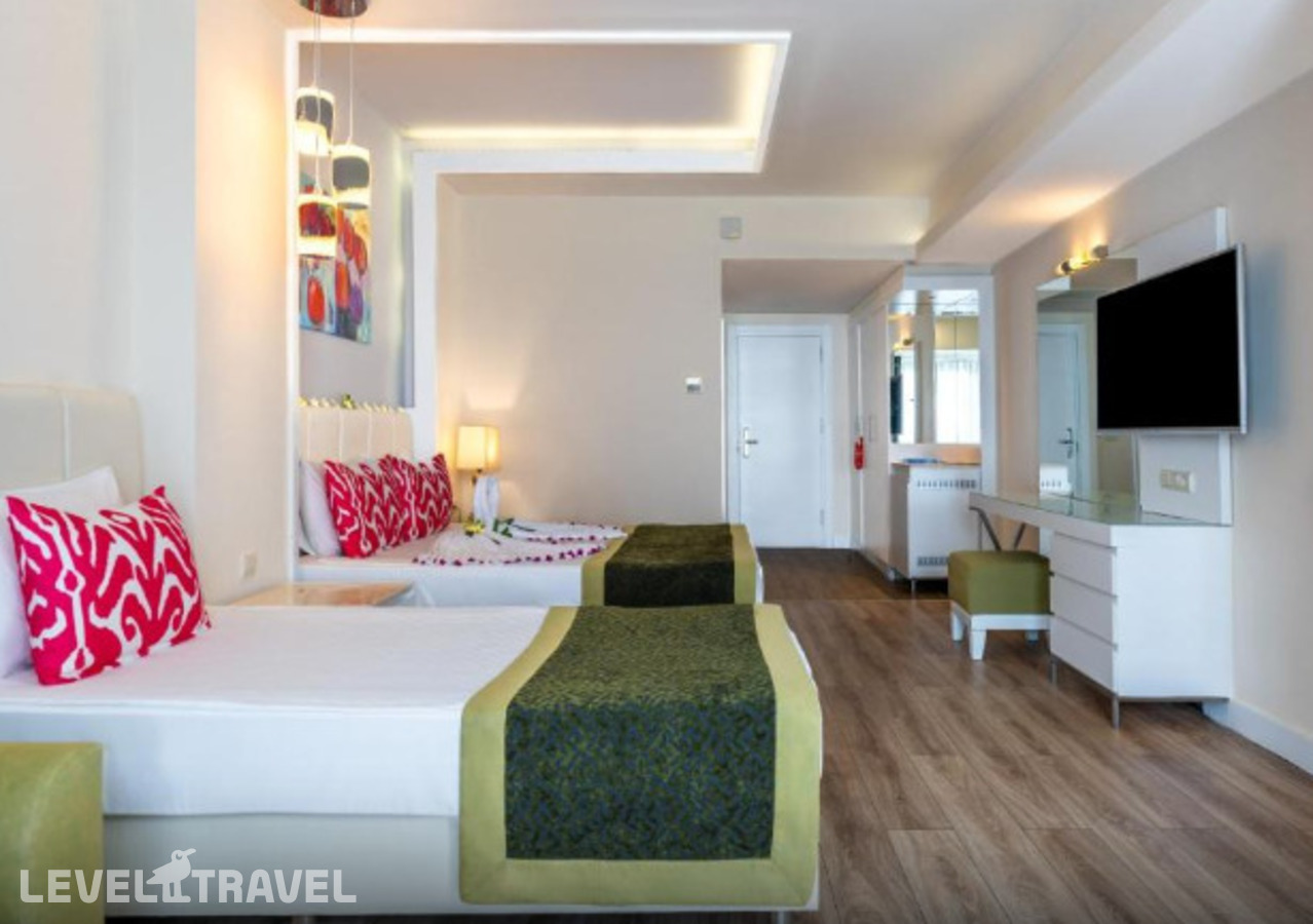фотографии номера Трехместный с видом на море отеля Orange County Resort Hotel Alanya в Турция(Окурджалар) - фото №4
