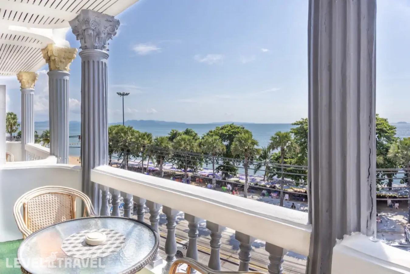 фотографии номера Люкс с видом на океан отеля Happy Vikings - Beachfront в Таиланд(Джомтьен) - фото №8