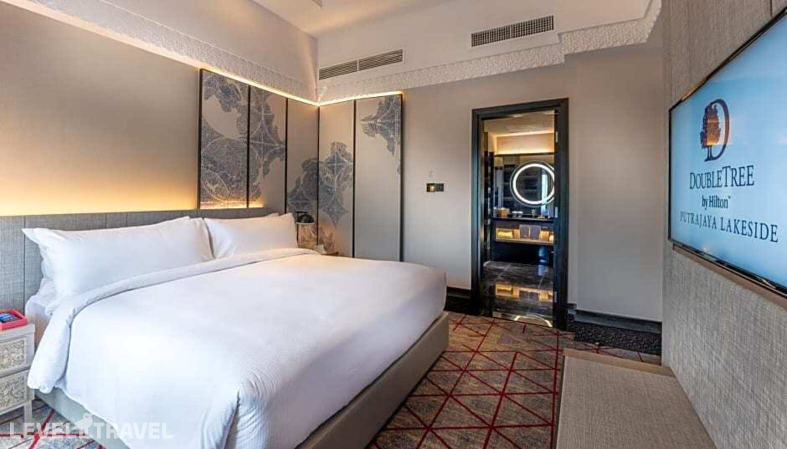 фотографии номера Люкс (2 комнаты) отеля Doubletree By Hilton Putrajaya Lakeside в Малайзия(Куала-Лумпур) - фото №2