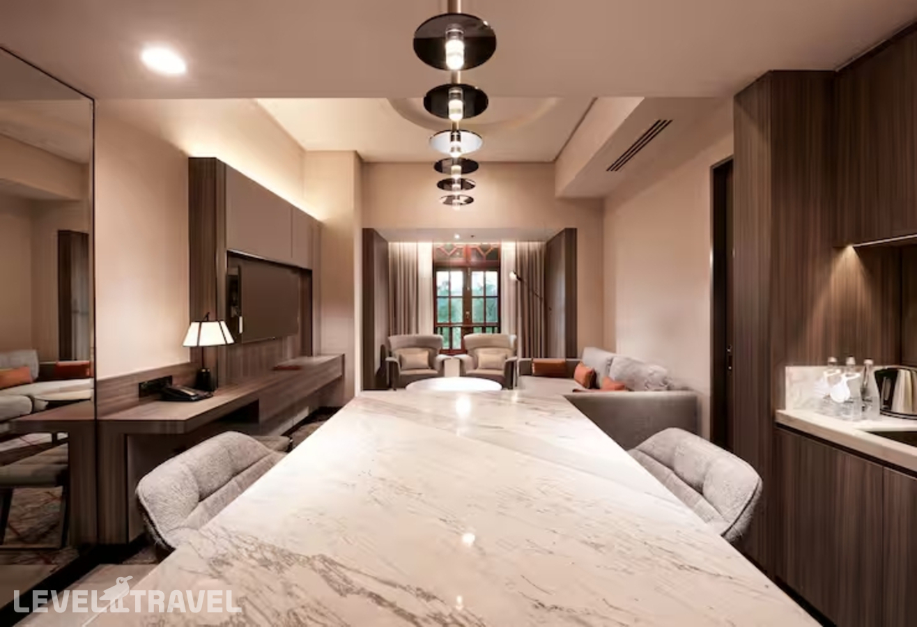 фотографии номера Двухместный люкс Семейный двуспальная кровать отеля Doubletree By Hilton Putrajaya Lakeside в Малайзия(Куала-Лумпур) - фото №2