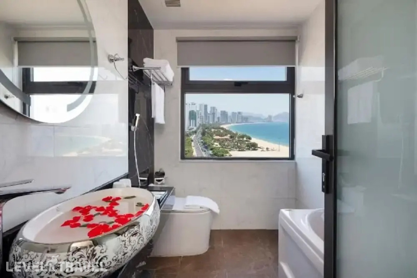 фотографии номера Двухместный номер Luxury с видом на океан двуспальная кровать отеля Ruby Hotel в Вьетнам(Нячанг) - фото №7