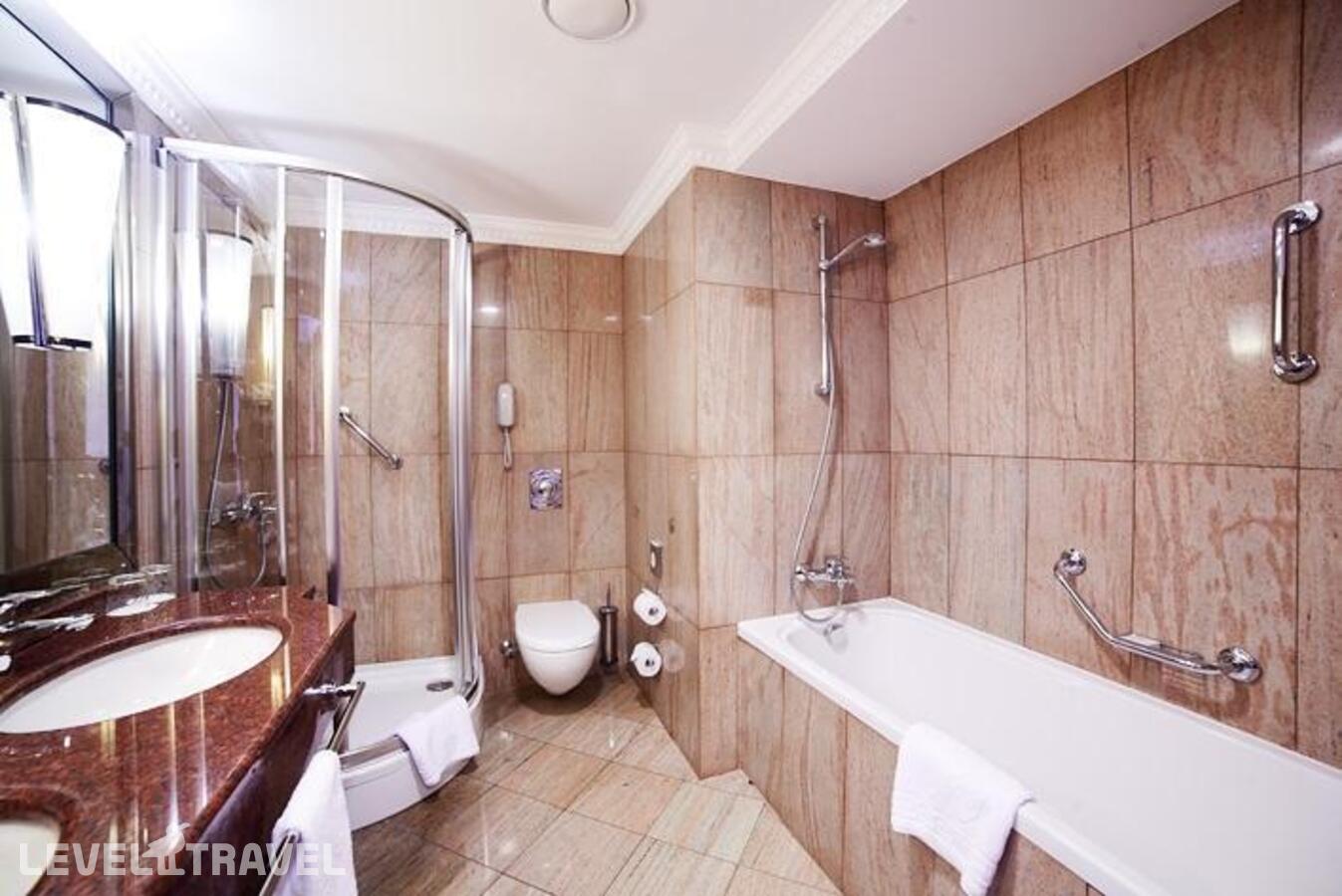 фотографии номера Полулюкс отеля Crowne Plaza Minsk Hotel в Беларусь(Минск) - фото №3