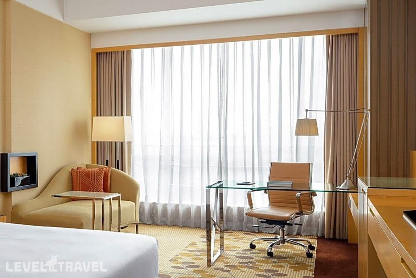 фотографии номера Двухместный люкс Executive Lounge Access High Floor c 1 комнатой двуспальная кровать отеля Courtyard By Marriott Shanghai Central в Китай(Шанхай) - фото №5