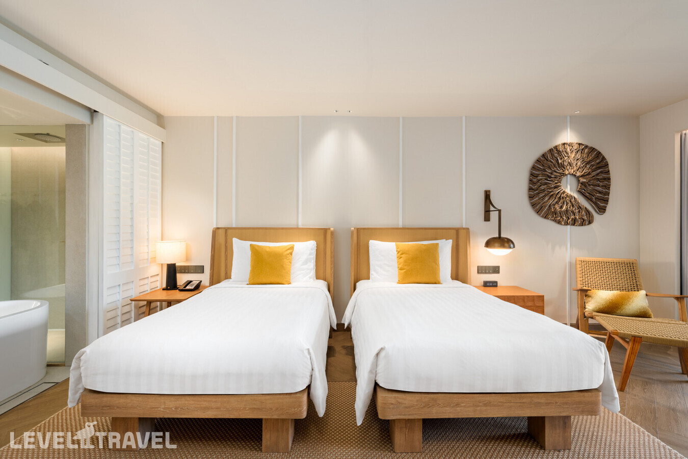 фотографии номера Клубный номер (две односпальные кровати) отеля Saii Laguna Phuket (Ex. Outrigger Laguna Phuket Beach Resort) в Таиланд(Банг Тао Бич) - фото №1