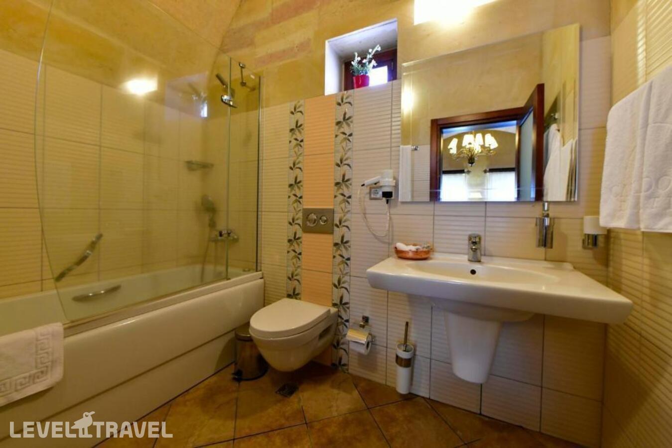 фотографии номера Трехместный улучшенный отеля Cappadocia Estates в Турция(Ургюп) - фото №1