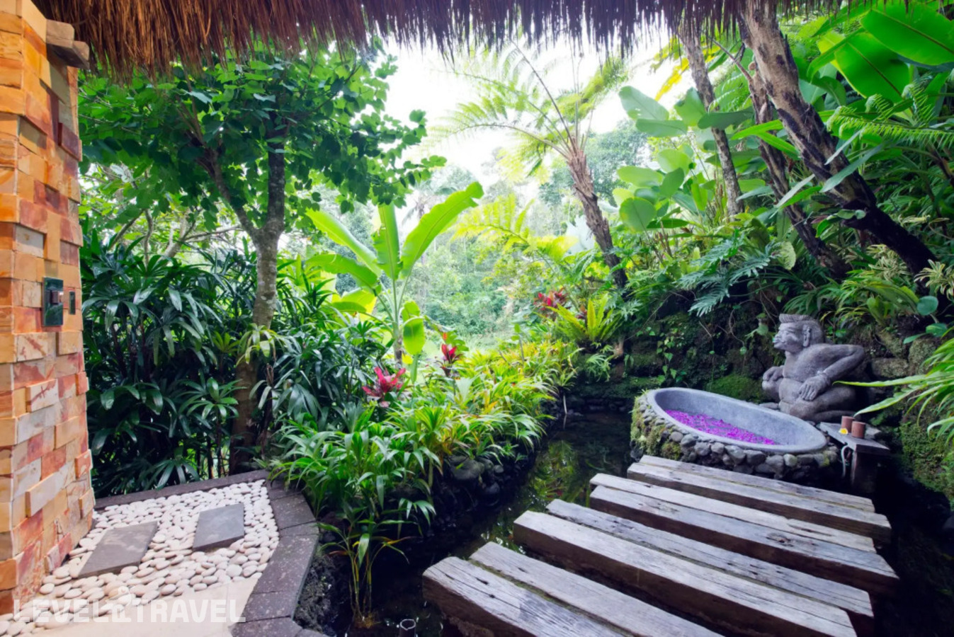фотографии номера Вилла с бассейном с 2 комнатами отеля Adiwana Dara Ayu Villas в Индонезия(Гианьяр) - фото №2