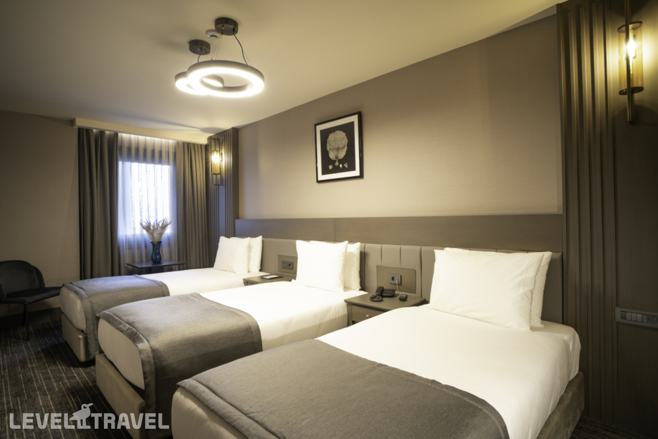 фотографии номера Трехместный делюкс отеля Arts Hotel Taksim в Турция(Таксим) - фото №1