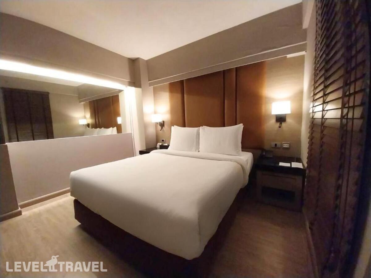 фотографии номера Стандартный номер отеля Ramada By Wyndham Bangkok Sukhumvit 11 в Таиланд(Бангкок) - фото №2