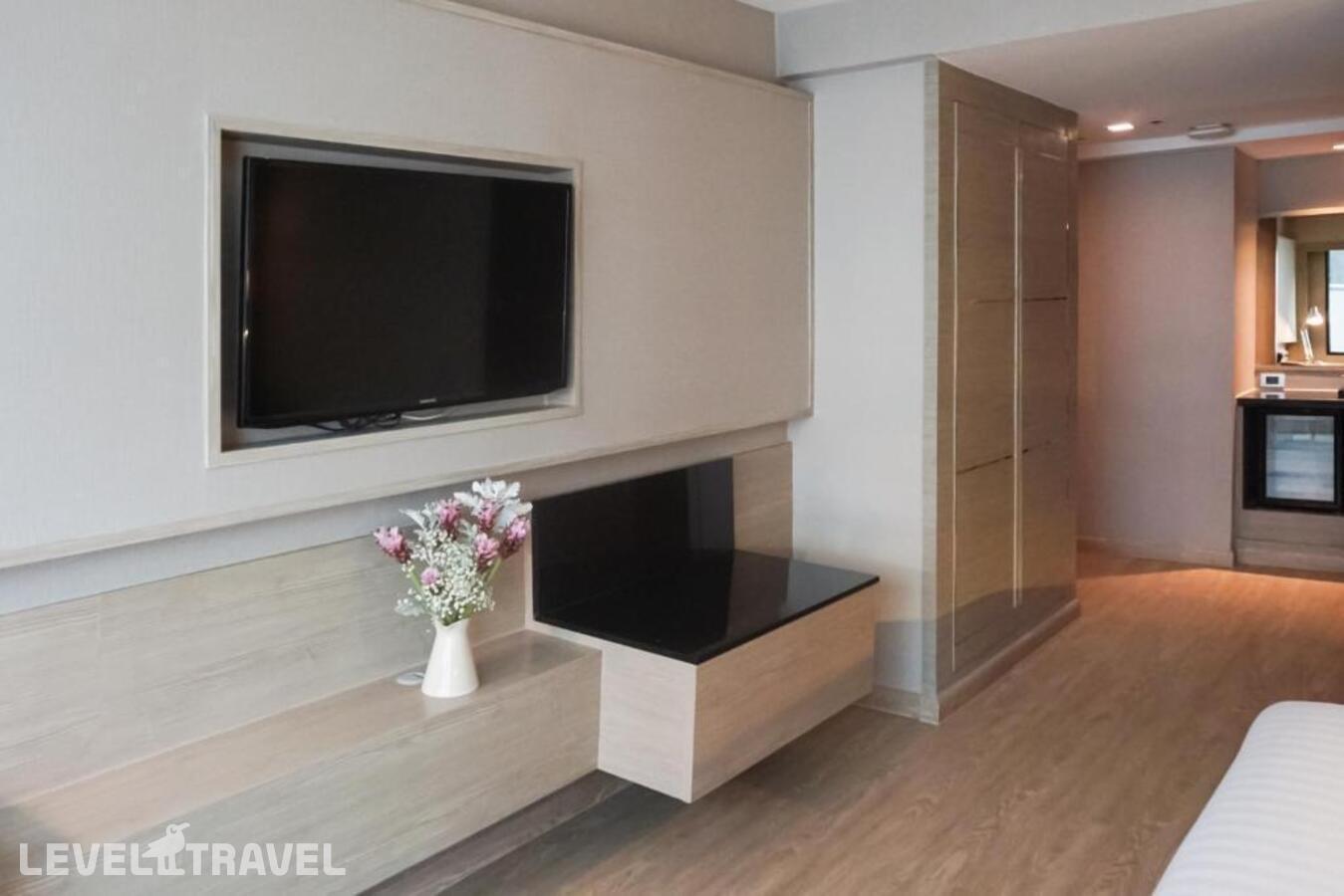 фотографии номера Номер Премьер отеля Ramada By Wyndham Bangkok Sukhumvit 11 в Таиланд(Бангкок) - фото №5