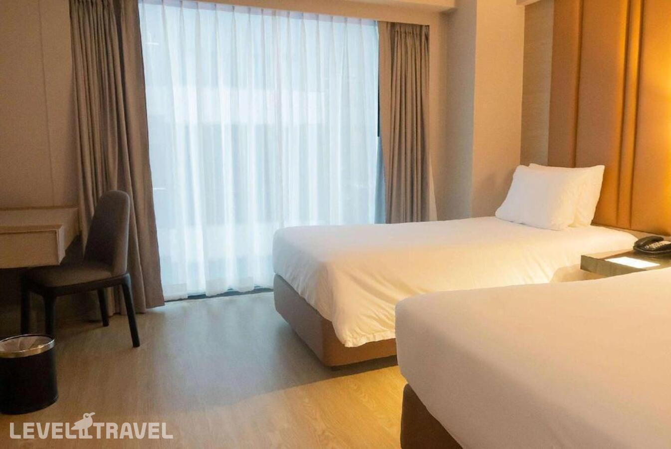 фотографии номера Номер Премьер отеля Ramada By Wyndham Bangkok Sukhumvit 11 в Таиланд(Бангкок) - фото №2