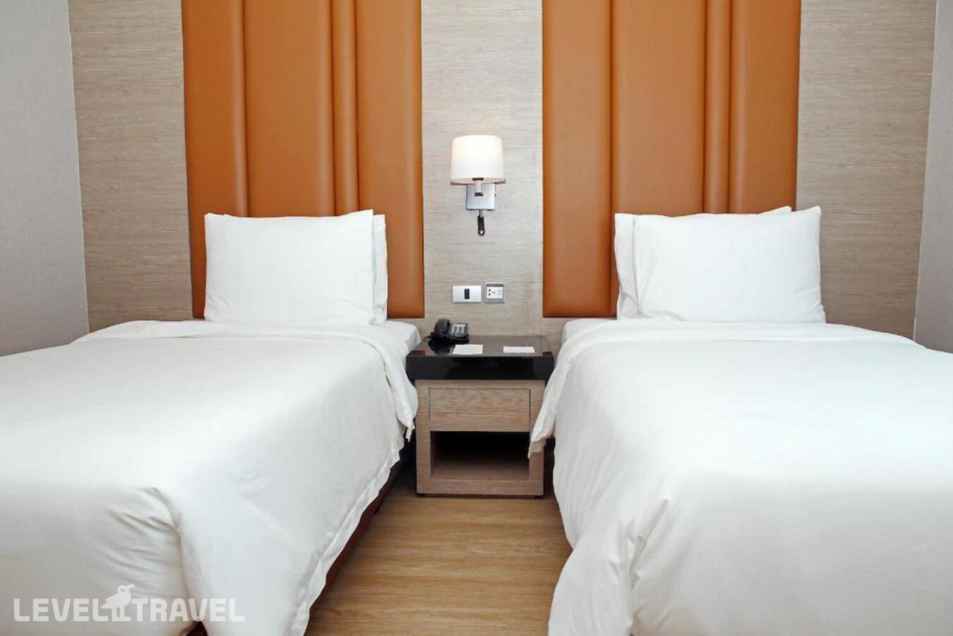 фотографии номера Номер Премьер отеля Ramada By Wyndham Bangkok Sukhumvit 11 в Таиланд(Бангкок) - фото №15
