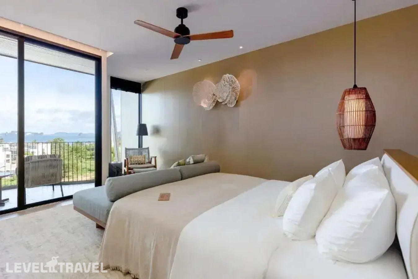 фотографии номера Двухместный Luxe Plus Ocean двуспальная кровать отеля Varana Hotel в Таиланд(Краби) - фото №1