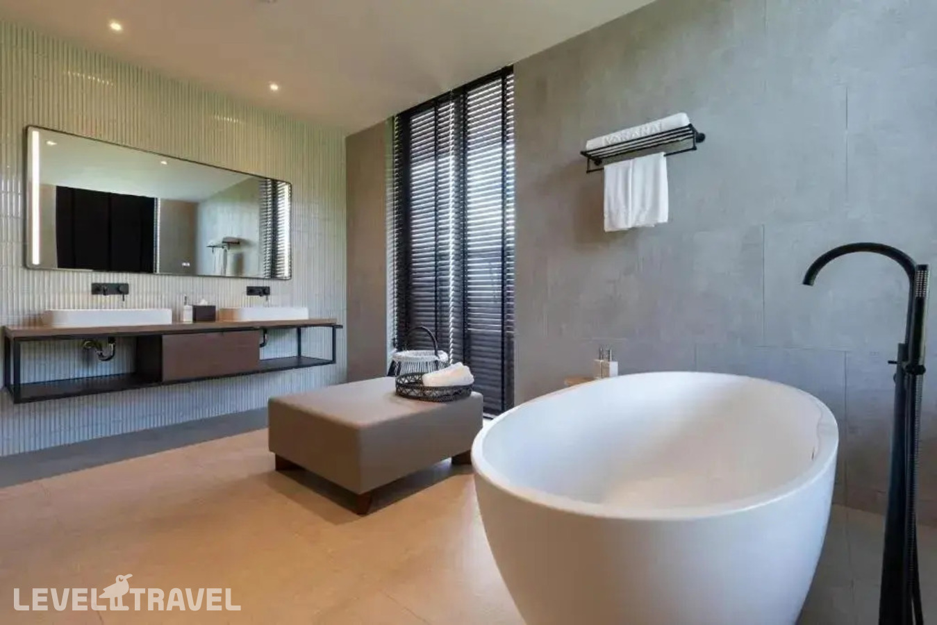 фотографии номера Двухместный Luxe Plus Ocean двуспальная кровать отеля Varana Hotel в Таиланд(Краби) - фото №5