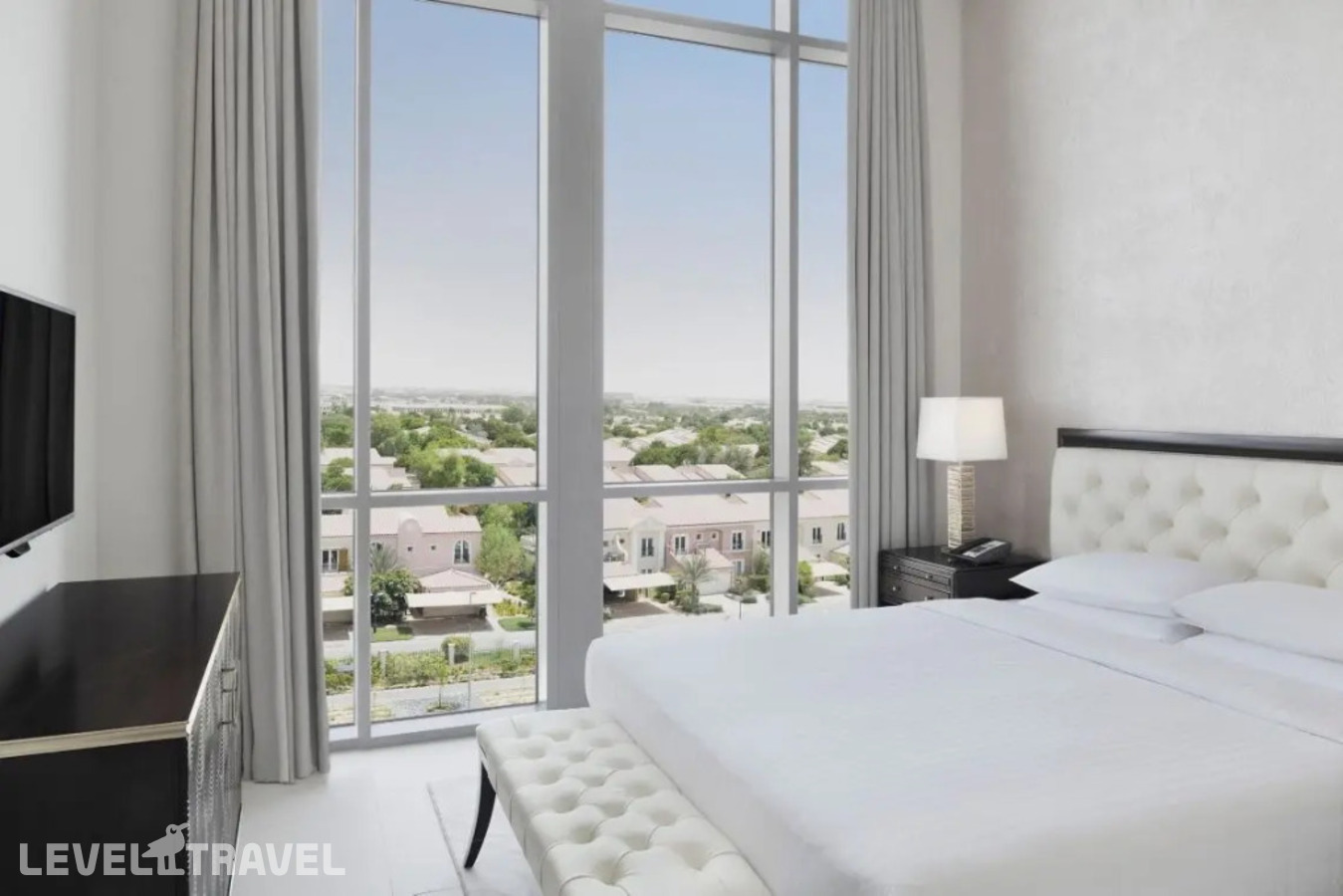 фотографии номера Люкс отеля Delta Hotels By Marriott, Dubai Investment Park в ОАЭ(Джебель-Али) - фото №1