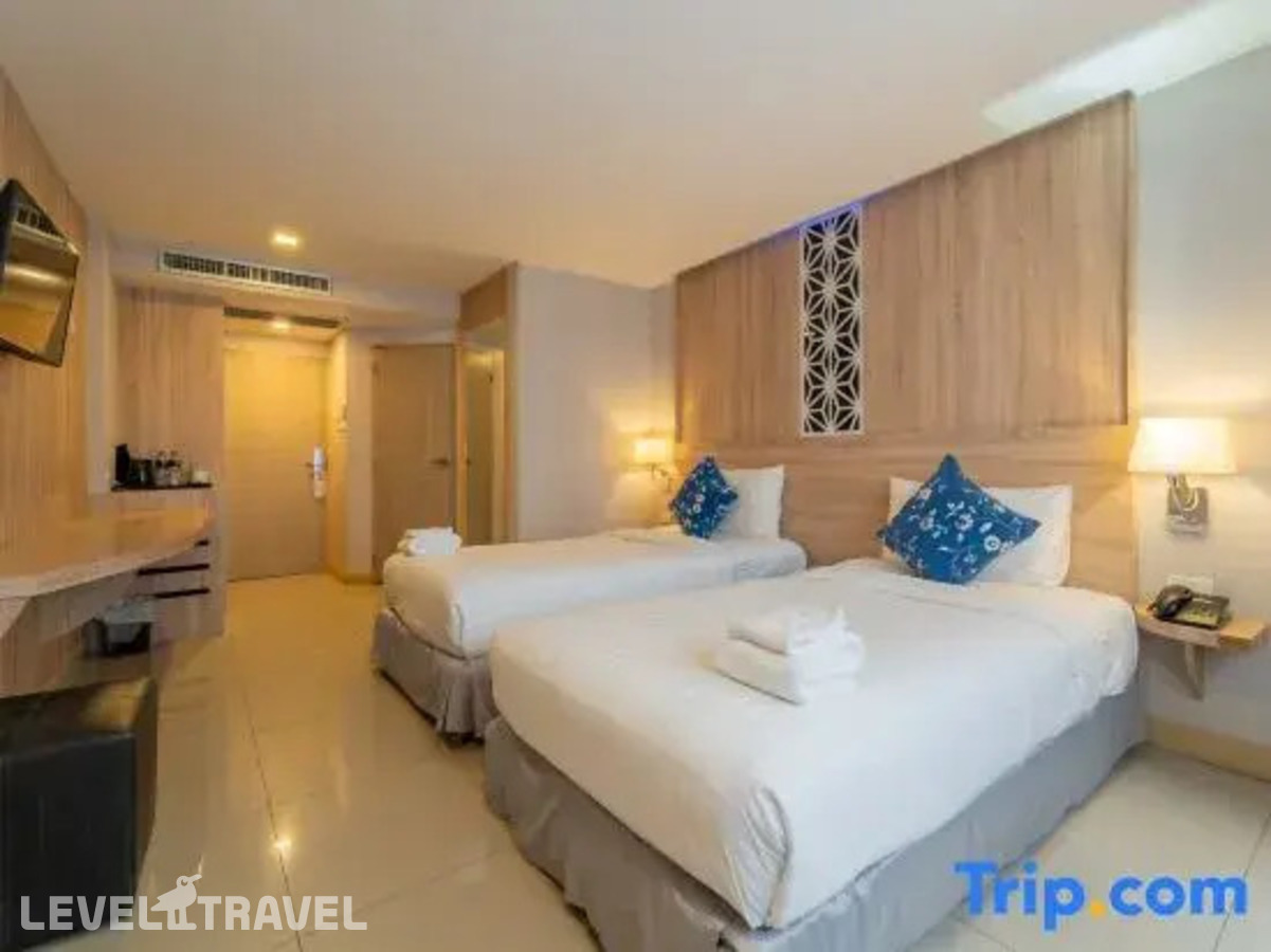 фотографии номера Делюкс с видом на город отеля Rodina Beach Hotel (Ex. Isawanya Beach Resort) в Таиланд(Джомтьен) - фото №4
