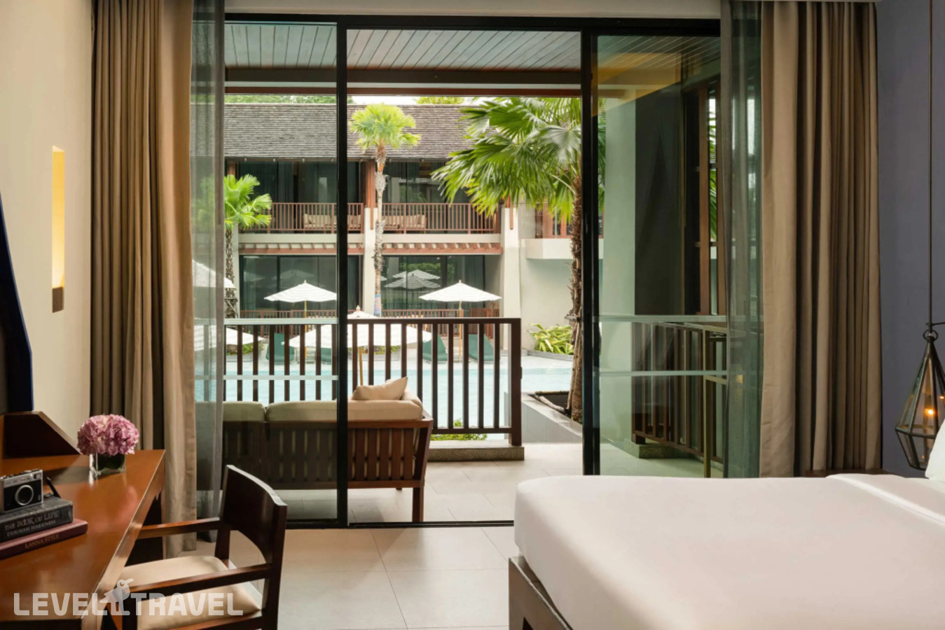 фотографии номера Делюкс с выходом к бассейну отеля Avista Hideaway Phuket Patong - Mgallery By Sofitel в Таиланд(Патонг Бич) - фото №4