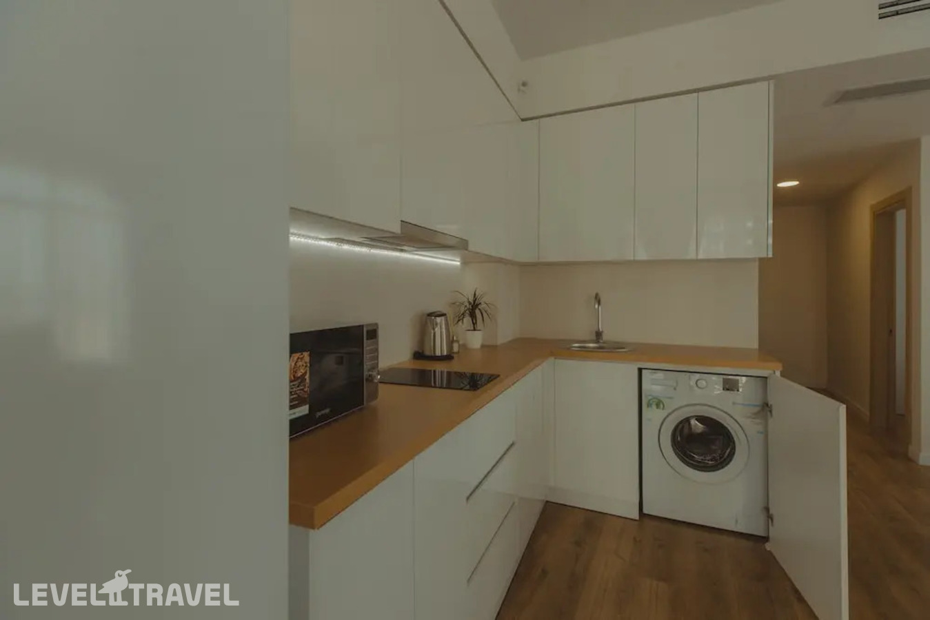 фотографии номера Люкс Премиум отеля White Sails Residential Hotel в Грузия(Батуми) - фото №13