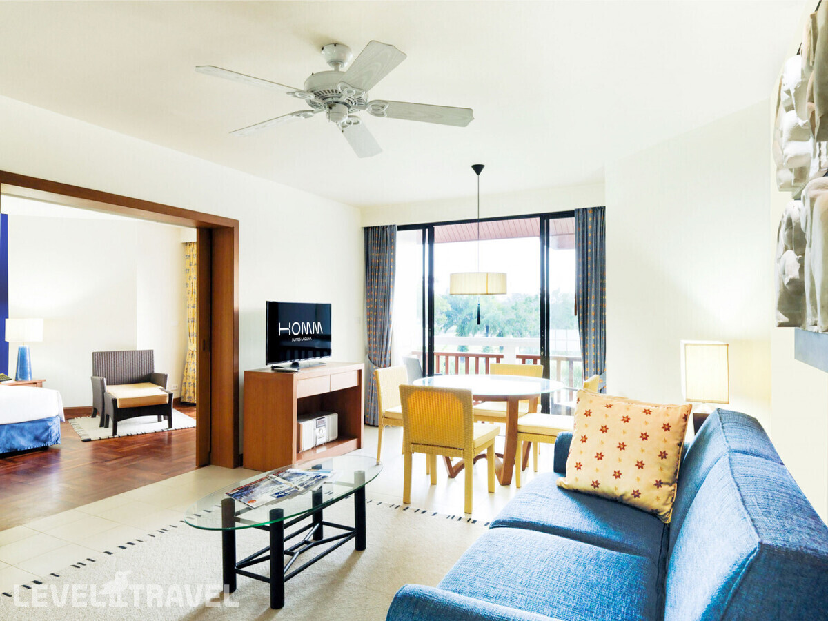 фотографии номера Полулюкс премьер с видом на поле для гольфа отеля Homm Suites Laguna (Ex. Laguna Holiday Club Phuket Resort) в Таиланд(Банг Тао Бич) - фото №2