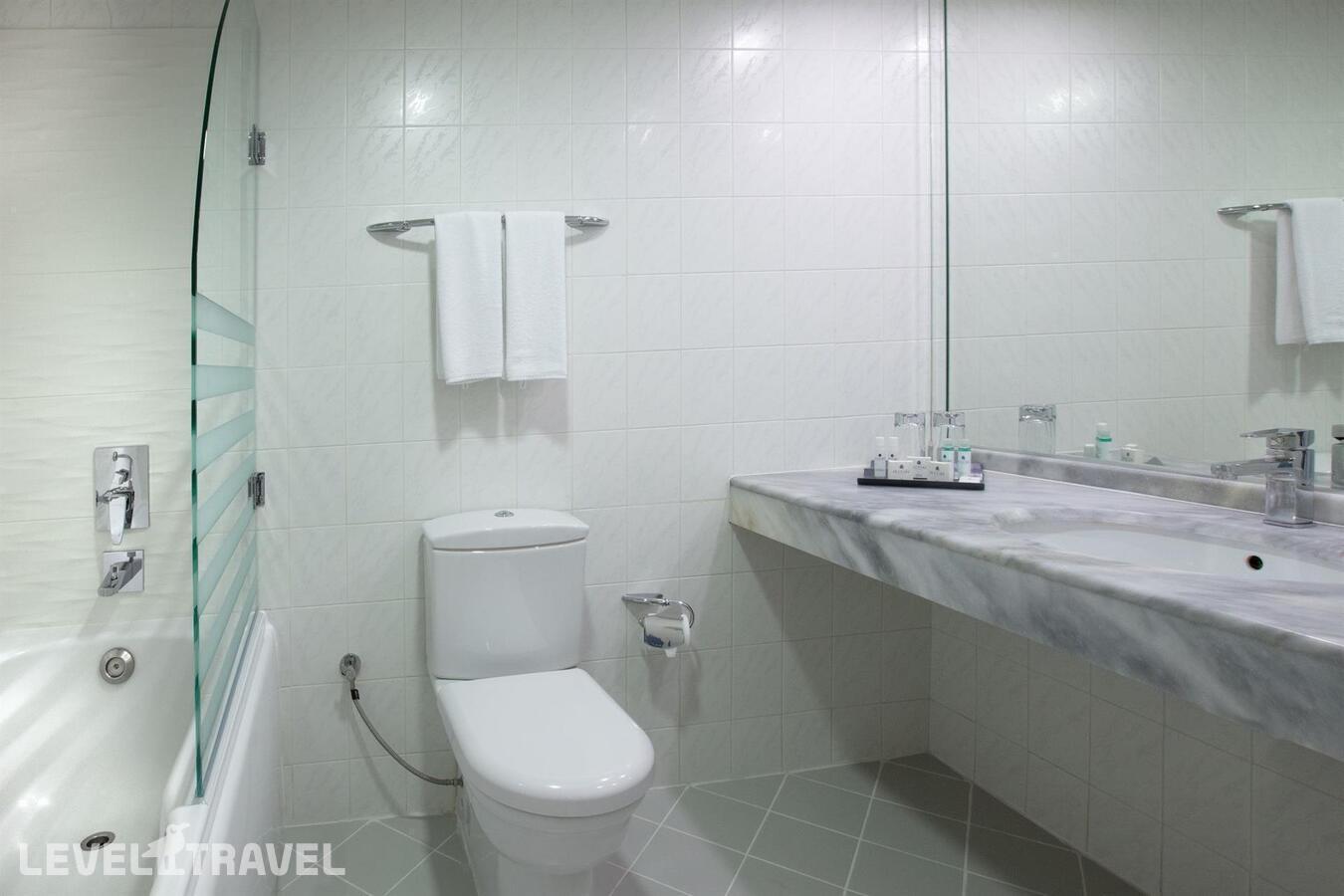 фотографии номера Стандартный с видом на окрестности отеля The Grand Blue Sky Hotel в Турция(Кушадасы) - фото №2
