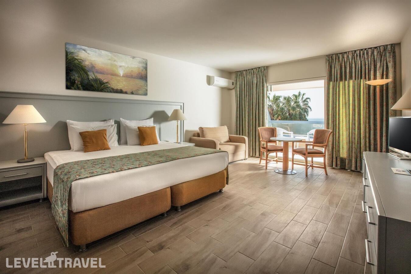 фотографии номера Стандартный с видом на окрестности отеля The Grand Blue Sky Hotel в Турция(Кушадасы) - фото №3