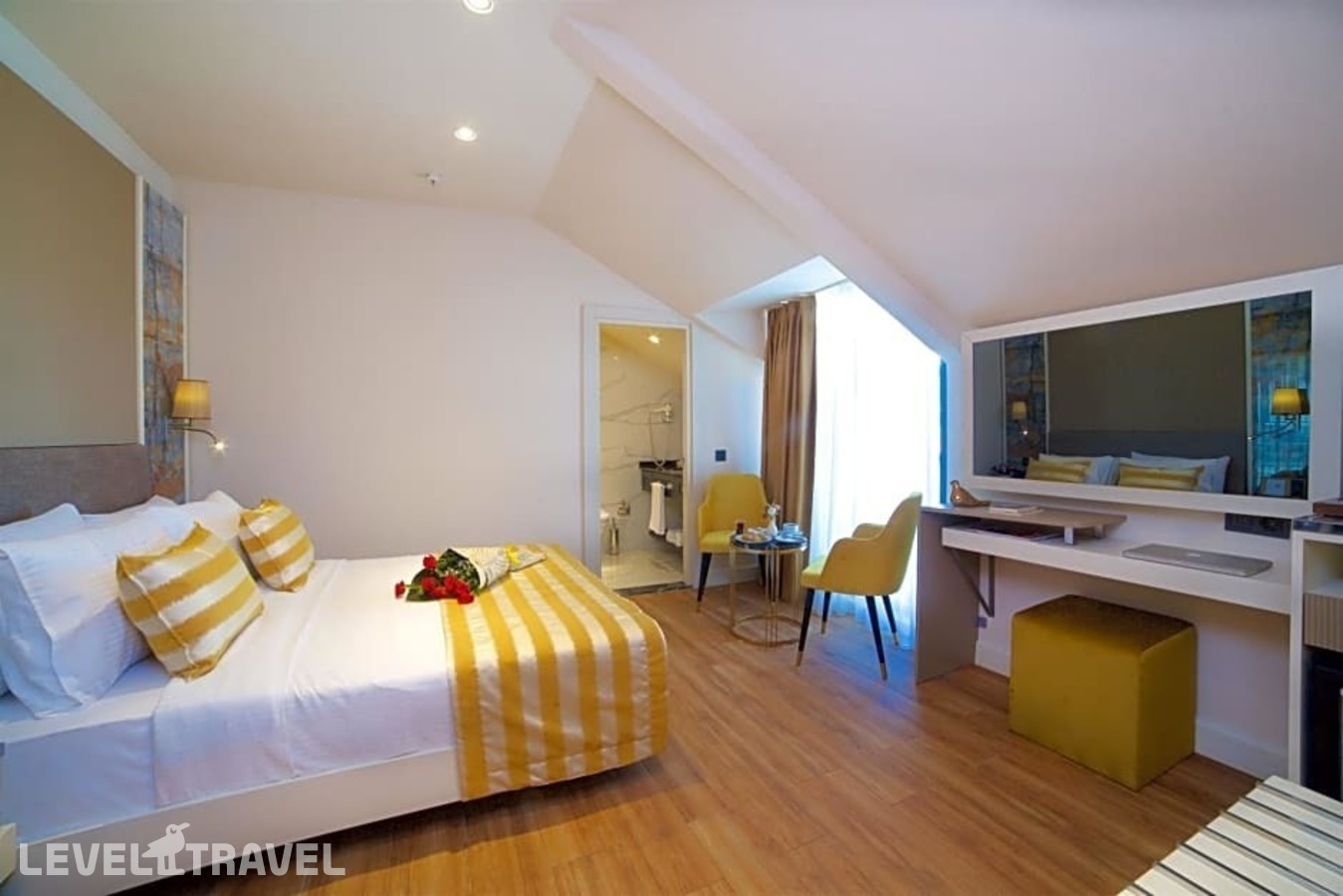 фотографии номера Делюкс с балконом отеля Icon Hotel в Турция(Шишли) - фото №3