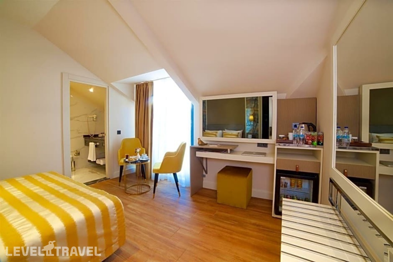 фотографии номера Делюкс с балконом отеля Icon Hotel в Турция(Шишли) - фото №6