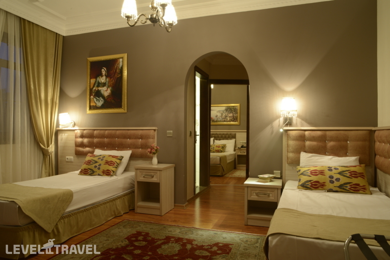 фотографии номера Номер семейный Connecting отеля Tashkonak Hotel Istanbul в Турция(Фатих) - фото №1