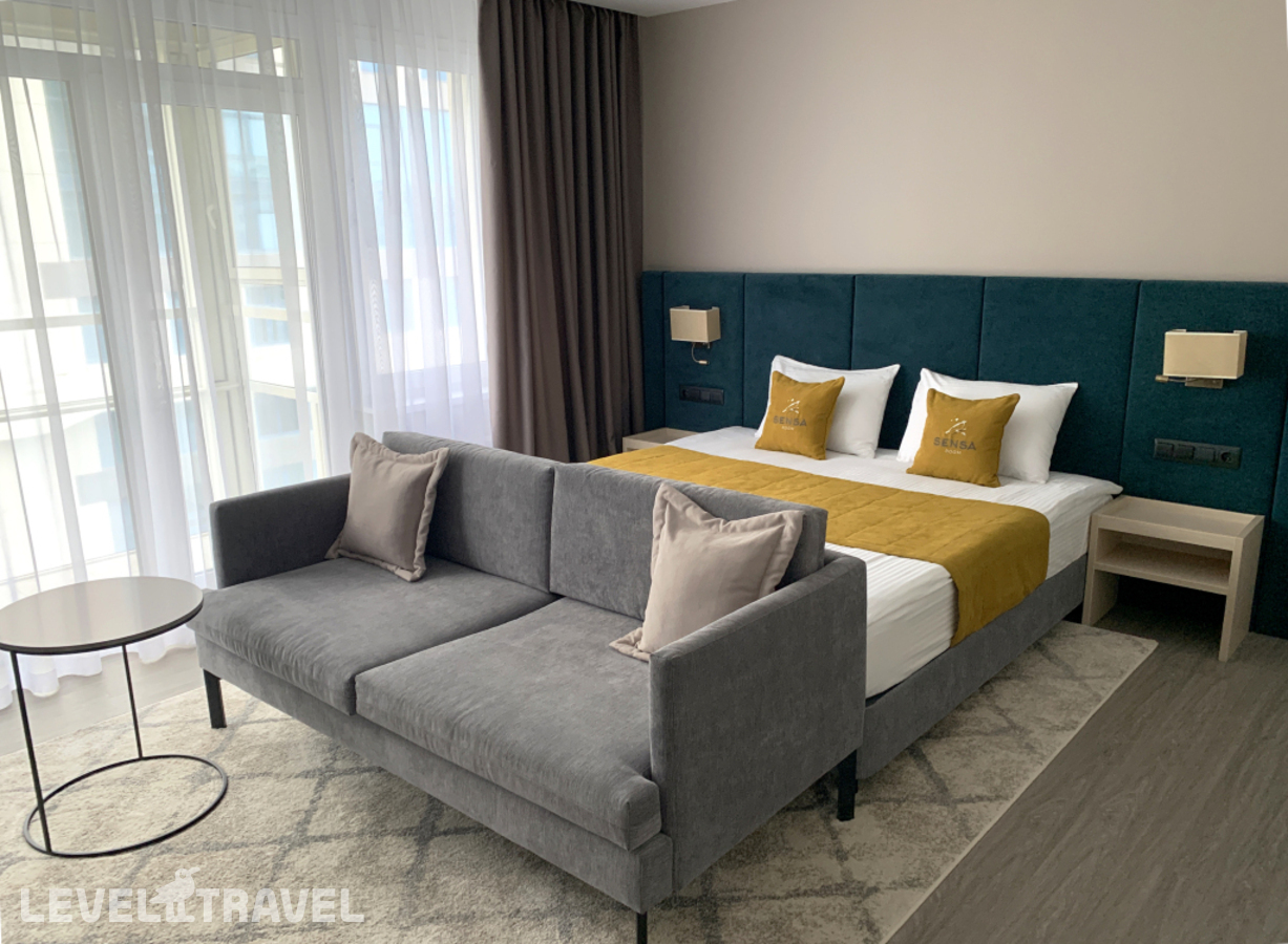 фотографии номера Студия-апартаменты Классик Izumrud отеля Апартаменты Sensa-room Горького 69 в Россия(Екатеринбург) - фото №1