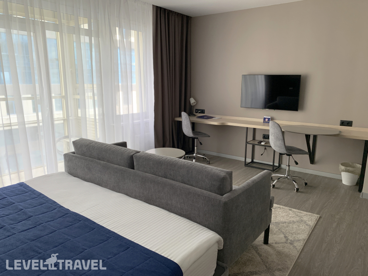 фотографии номера Студия-апартаменты Классик Grey с балконом отеля Апартаменты Sensa-room Горького 69 в Россия(Екатеринбург) - фото №4