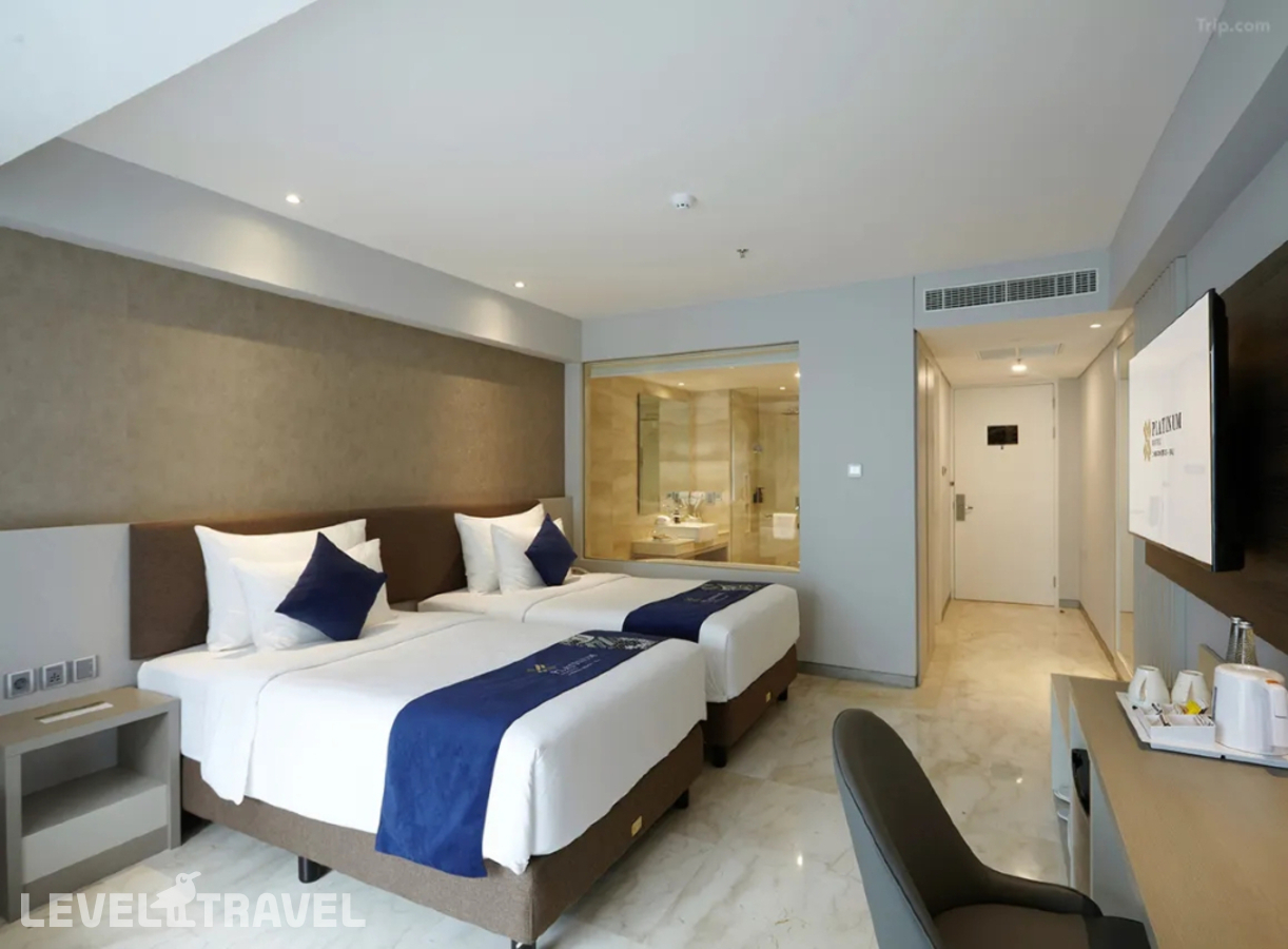 фотографии номера Делюкс (две односпальные кровати) отеля Platinum Hotel Jimbaran в Индонезия(Кедонганан) - фото №4