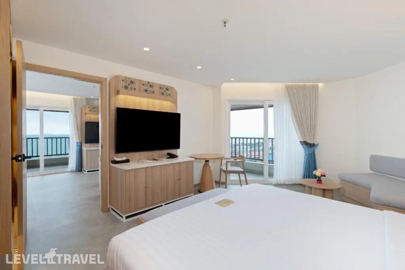 фотографии номера Люкс с видом на океан отеля Jomtien Thani Hotel в Таиланд(Джомтьен) - фото №6