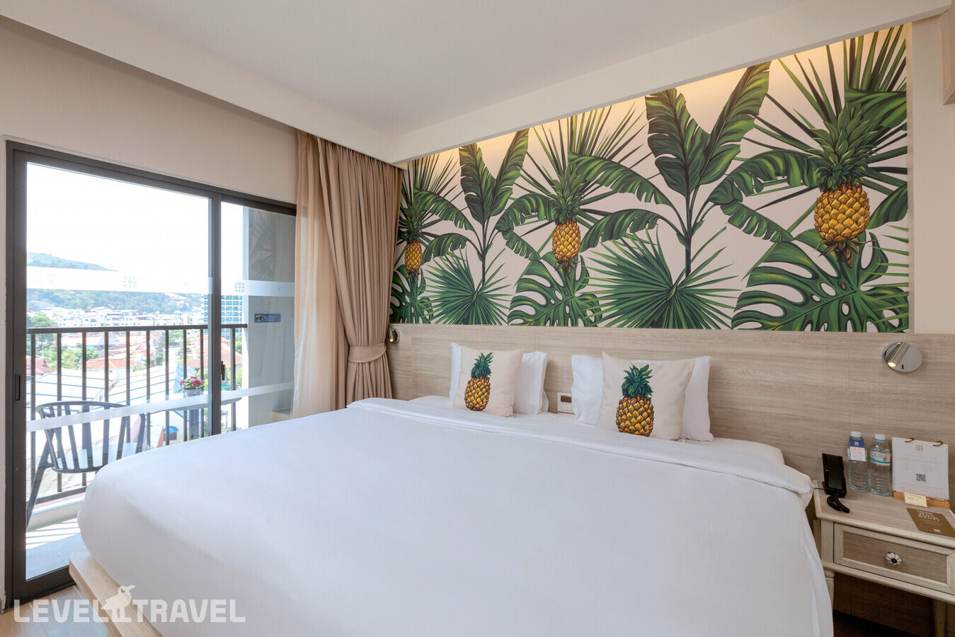 фотографии номера Студия с видом на город отеля Sawaddi Patong Resort & Spa (Ex. Centara Sawaddi) в Таиланд(Патонг Бич) - фото №1