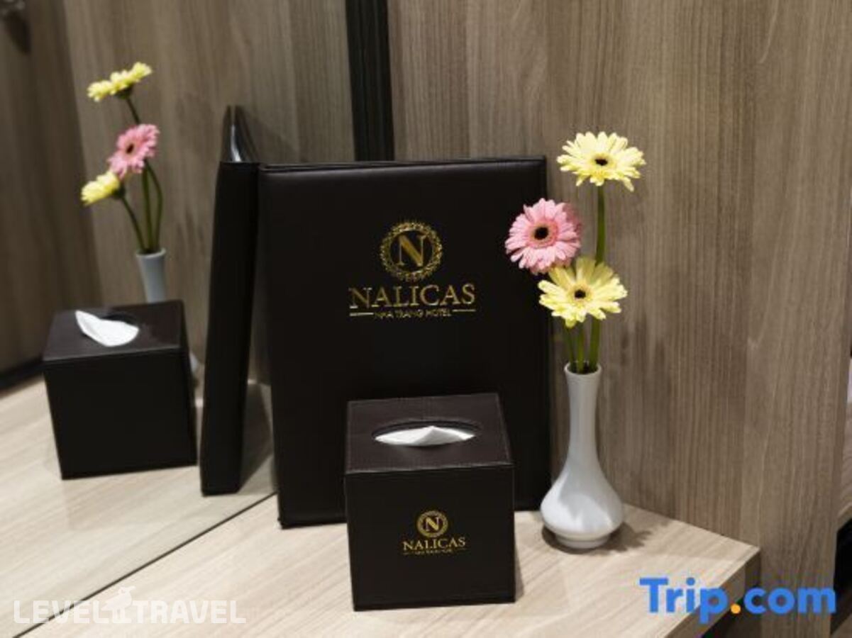 фотографии номера Номер Deluxe с балконом и с частичным видом на море отеля Nalicas Hotel в Вьетнам(Нячанг) - фото №15