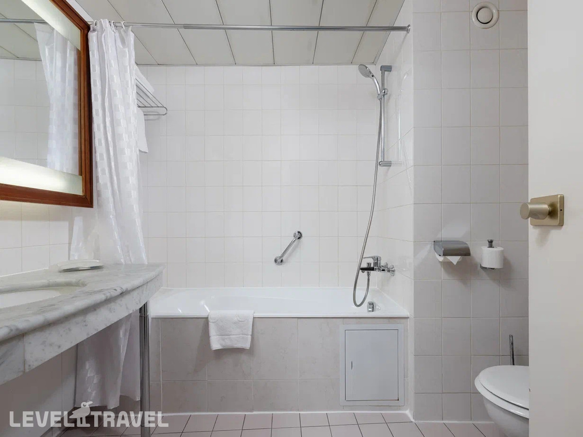 фотографии номера Стандартный номер отеля Edge Seligerskaya (Бывш. Holiday Inn Seligerskaya) в Россия(Северный административный округ (САО)) - фото №3