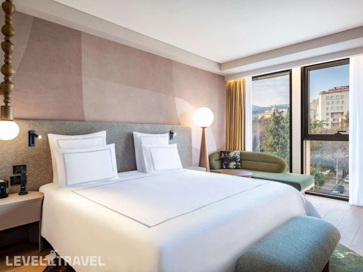 фотографии номера Люкс отеля Hotel Swissotel Tbilisi в Грузия(Тбилиси) - фото №1