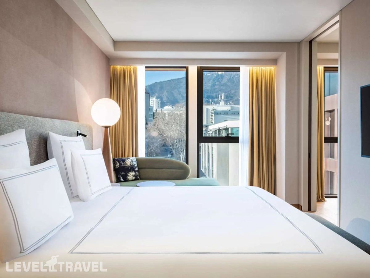 фотографии номера Люкс отеля Hotel Swissotel Tbilisi в Грузия(Тбилиси) - фото №2