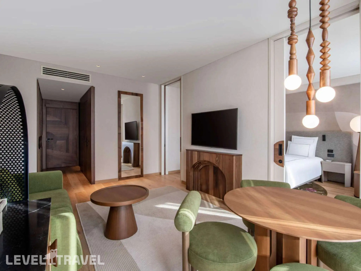фотографии номера Люкс отеля Hotel Swissotel Tbilisi в Грузия(Тбилиси) - фото №3