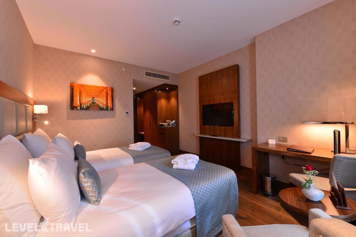 фотографии номера Номер Бизнес отеля Clarion Hotel Istanbul Mahmutbey в Турция(Багджылар) - фото №2