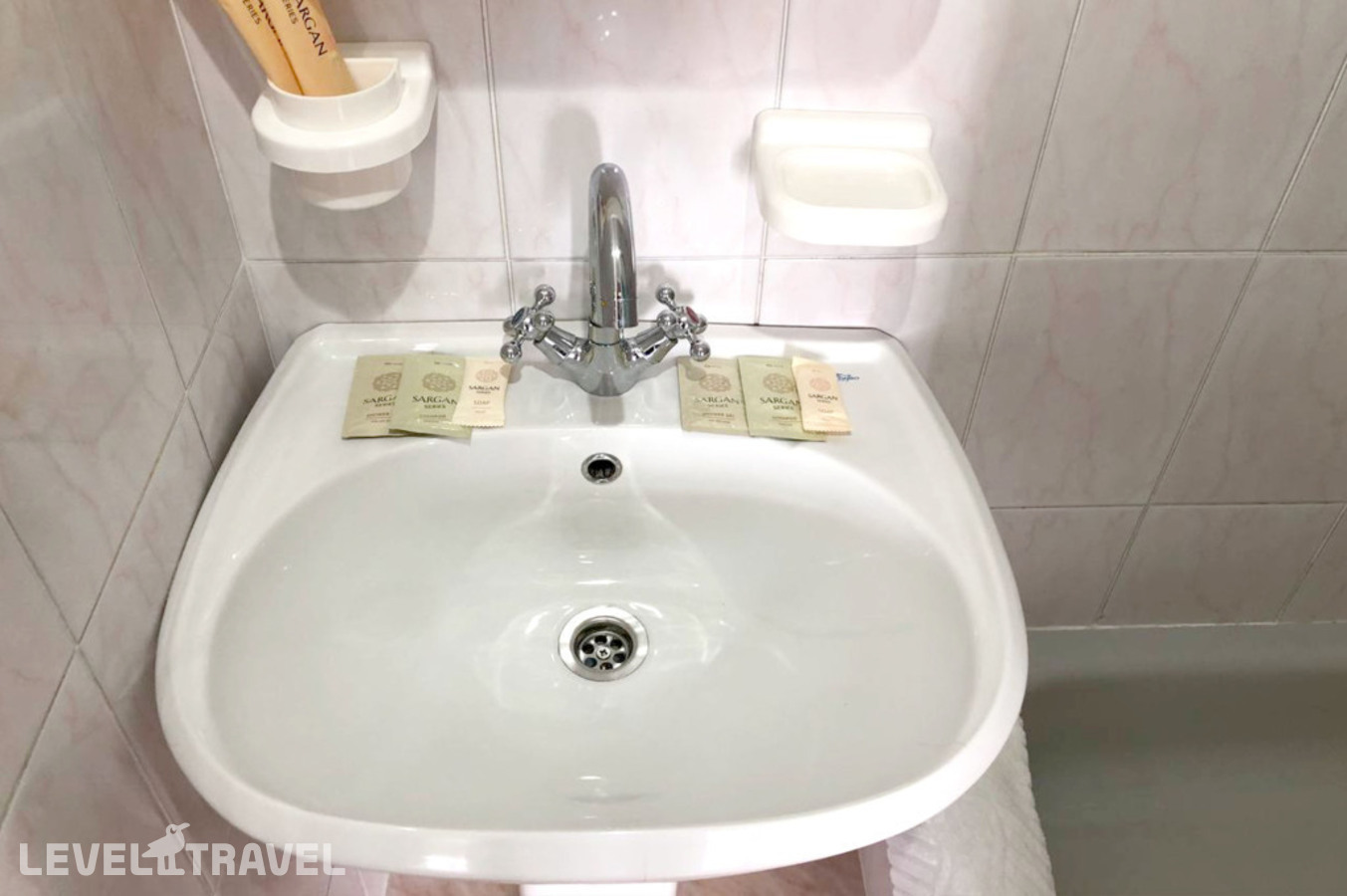 Двухместный номер Стандарт с общим балконом 2 отдельные кровати — фото 11