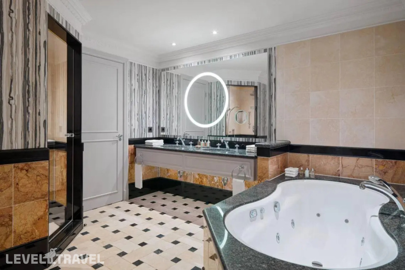 фотографии номера Двухместный люкс Vice-Presidential двуспальная кровать отеля Tbilisi Marriott Hotel в Грузия(Тбилиси) - фото №5