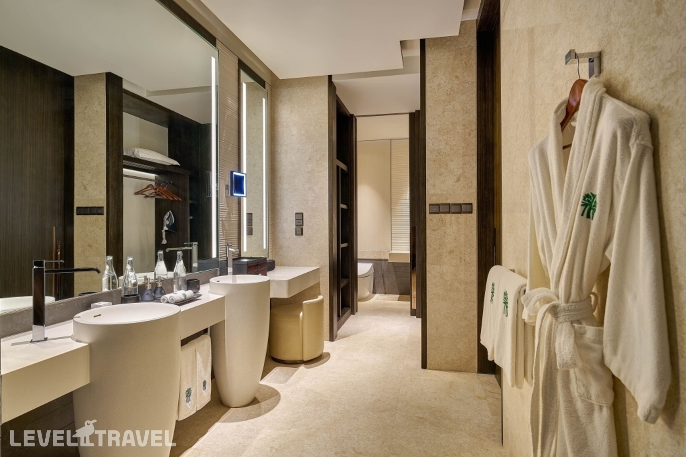 фотографии номера Двухместный номер Retreat Signature Sky двуспальная кровать отеля Banyan Tree Kuala Lumpur в Малайзия(Куала-Лумпур) - фото №6