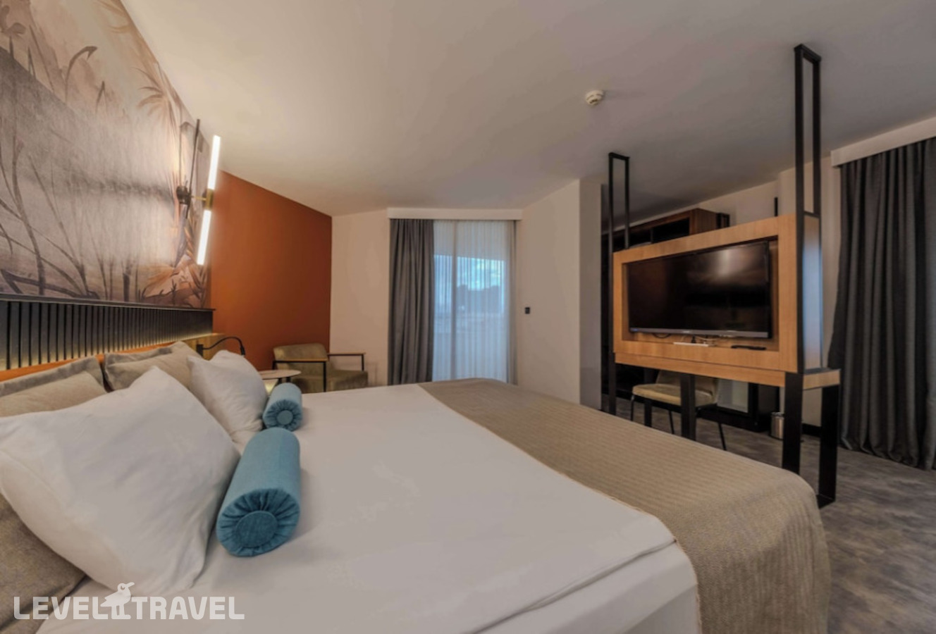 фотографии номера Делюкс с видом на город отеля Best Western Plus Khan Hotel в Турция(Анталья - Центр) - фото №2