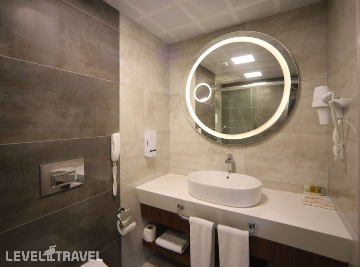 фотографии номера Делюкс с видом на город отеля Best Western Plus Khan Hotel в Турция(Анталья - Центр) - фото №3
