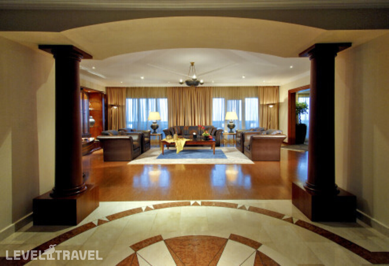 фотографии номера Люкс королевский с видом на море отеля Dusit Ajman Resort & Villas (Ex. Ajman Hotel) в ОАЭ(Аджман) - фото №3