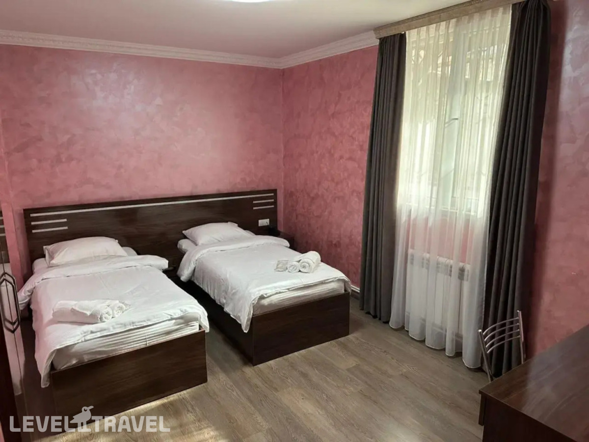 фотографии номера Двухместный номер Deluxe Цокольный этаж 2 отдельные кровати отеля Отель Опера Авеню в Армения(Ереван) - фото №3