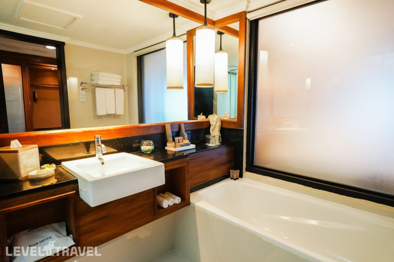 фотографии номера Номер семейный Deluxe с видом на океан отеля Grand Mirage Resort & Thalasso Bali в Индонезия(Танжунг Беноа) - фото №2