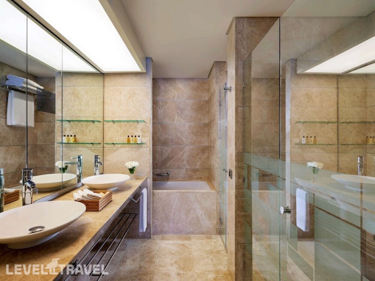 фотографии номера Люкс бизнес с видом на море отеля Swissotel Buyuk Efes Izmir в Турция(Измир) - фото №5