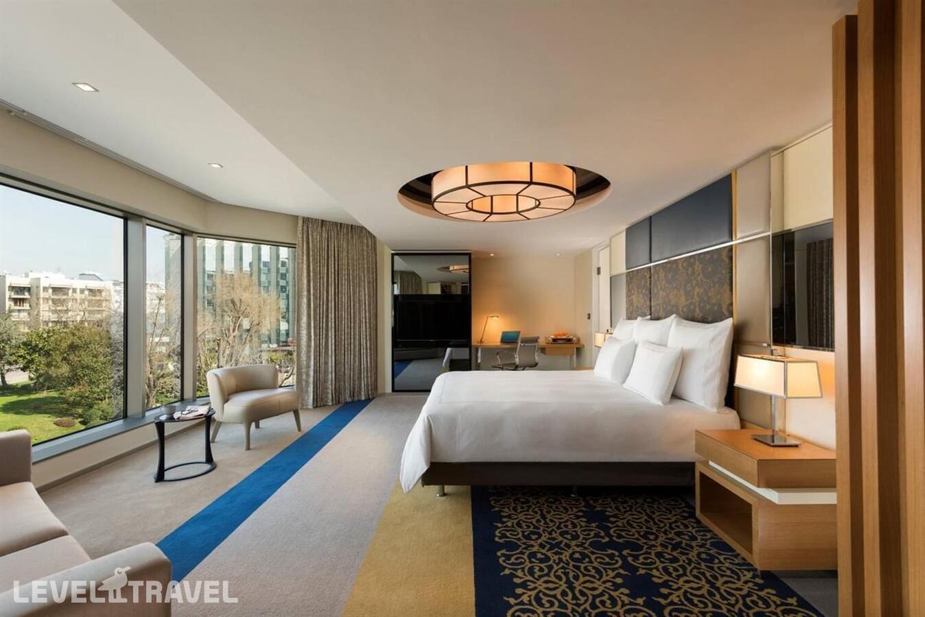 фотографии номера Угловой номер с видом на парк отеля Swissotel The Bosphorus в Турция(Бешикташ) - фото №4