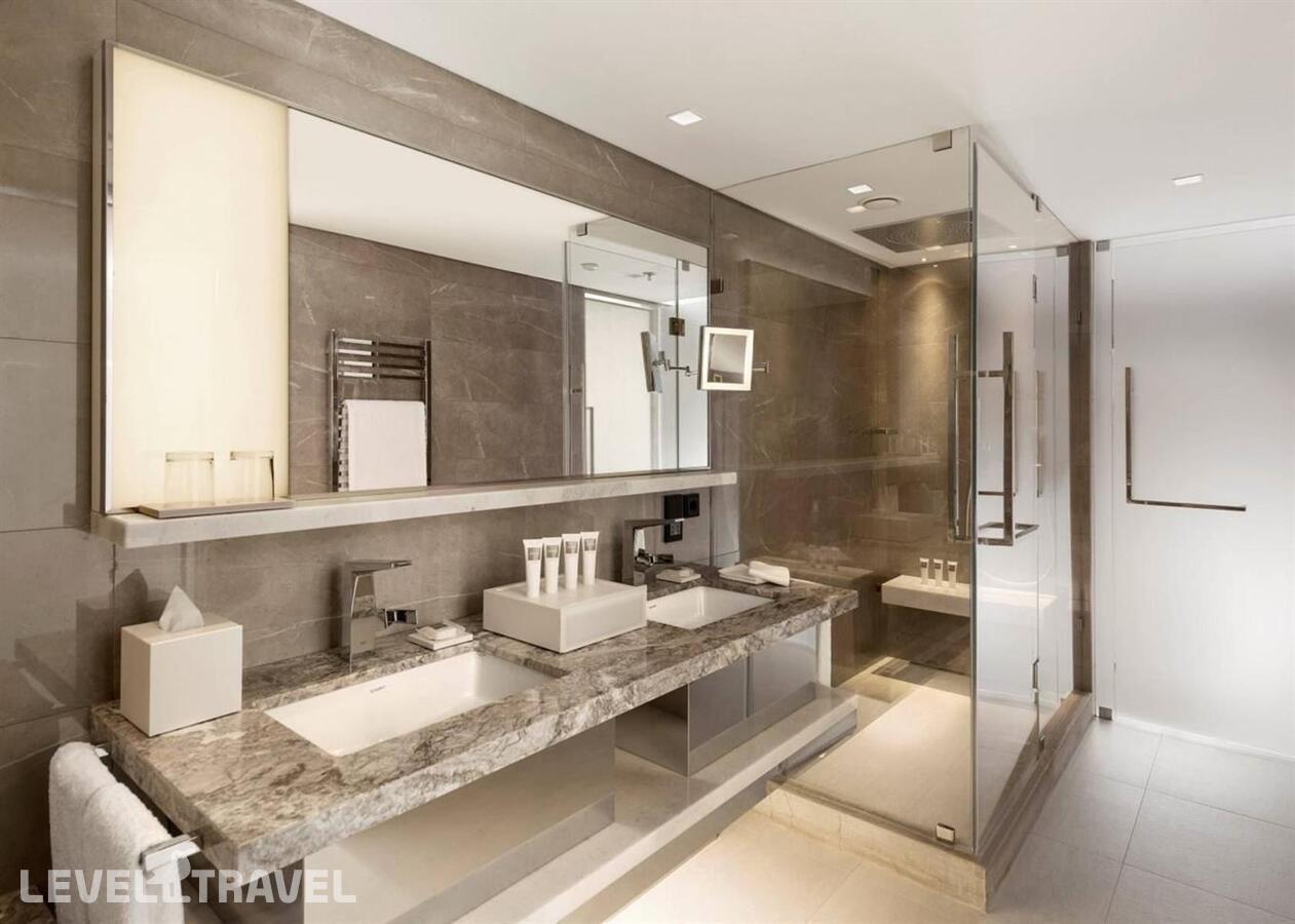 фотографии номера Угловой номер с видом на парк отеля Swissotel The Bosphorus в Турция(Бешикташ) - фото №3